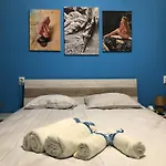 Cozy Flat Near South Park